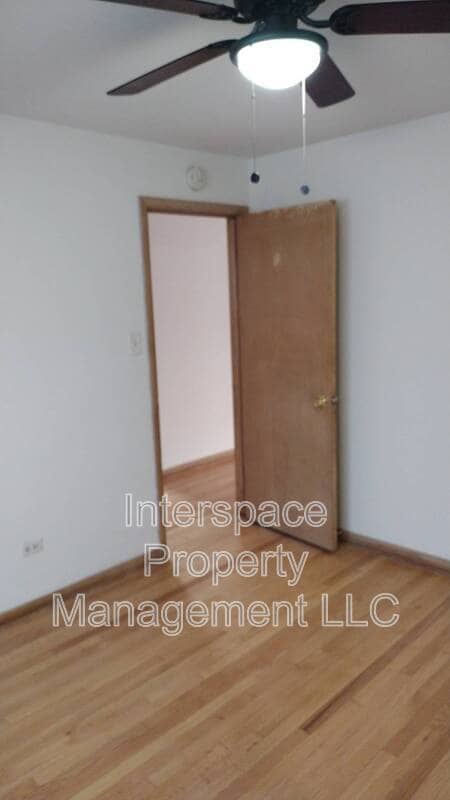 Building Photo - 10126 S Pulaski Rd