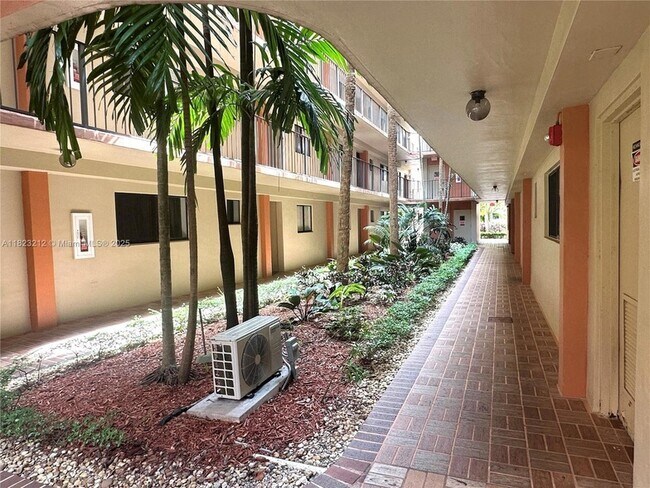 Building Photo - 8700 SW 133rd Ave