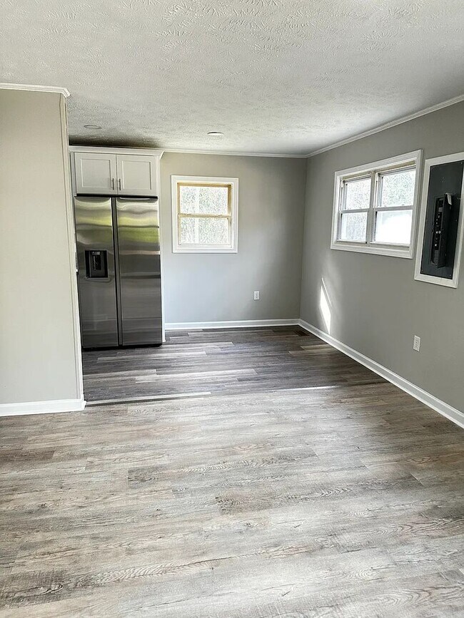 Building Photo - Charming 3BR House in Spring Lake