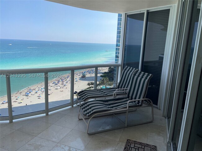 Building Photo - 17555 Collins Ave