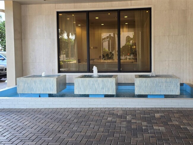 Building Photo - 2000 S Ocean Blvd