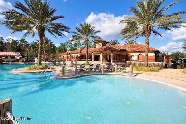 Building Photo - 292 Servia Dr