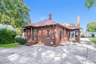 Building Photo - 150 E 272nd St