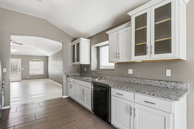 Building Photo - 14609 Carlo Alvarado Dr