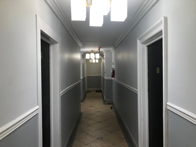 Building Photo - 332 61st St