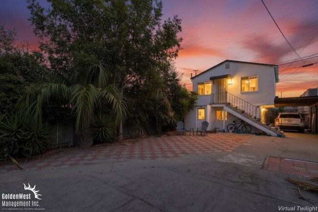 Building Photo - Beautifully Renovated 1Bdm 1Ba Apartment i...