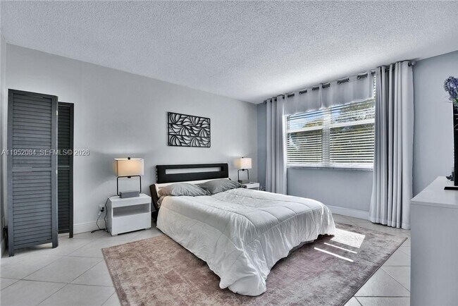 Building Photo - 2999 NW 48th Ave