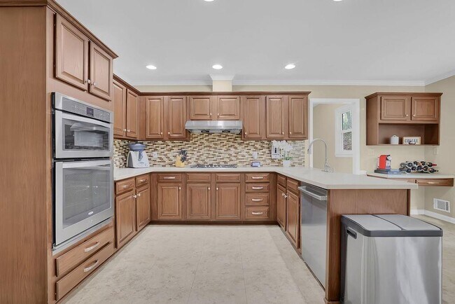 Building Photo - 705 Wood Valley Trce