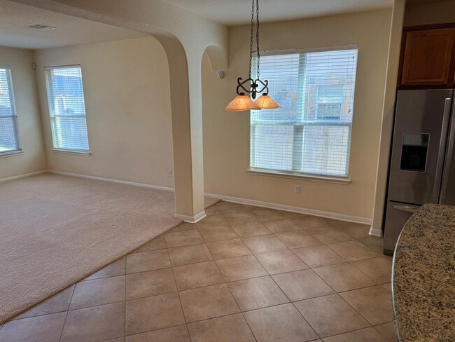 Building Photo - 4387 Green Tree Dr