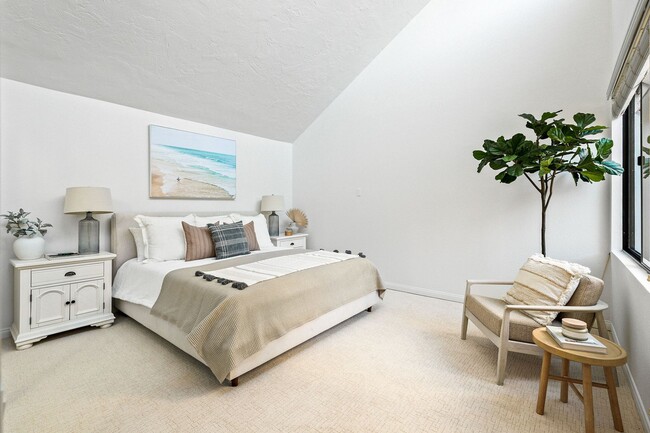 Building Photo - Natural Sunlight in every room, Palos Verdes Estates