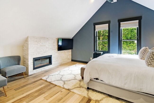 Building Photo - Summer in Downtown, historic Breckenridge! Luxury Home, Walk to Everything!