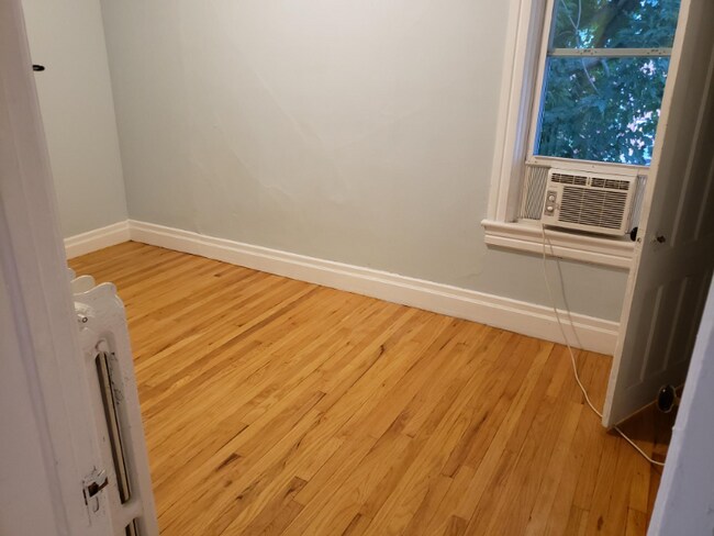 Building Photo - 231 Pawling Ave