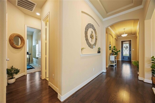 Building Photo - 931 Abelia Ave