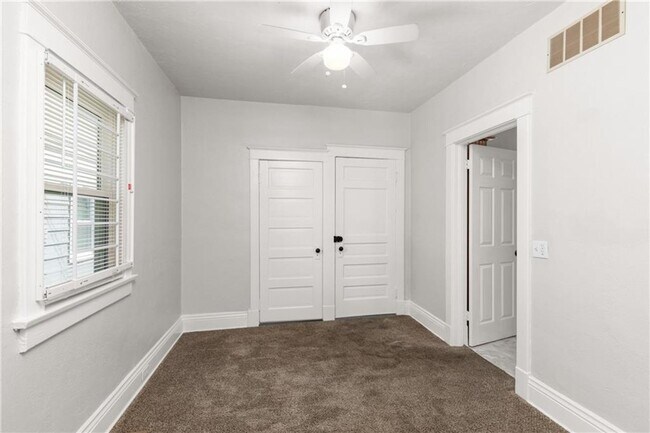 Building Photo - Charming Renovated 2 Bedroom Bungalow