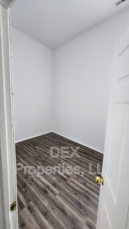 Building Photo - 5096 Minerva Ave