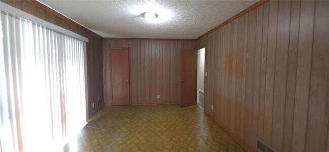 Building Photo - 1382 Mary Dale Dr SW