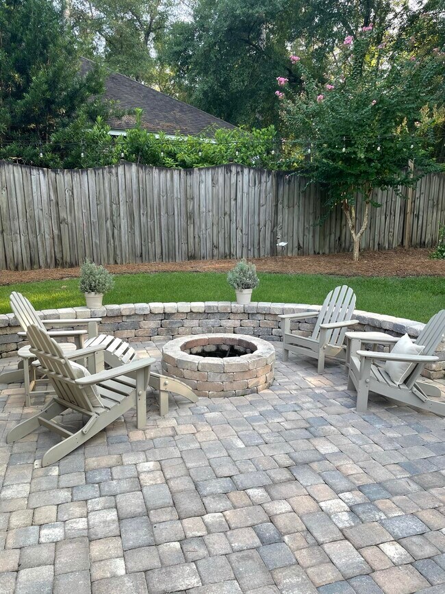 Building Photo - 8970 Eagles Ridge Dr