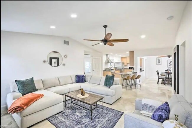 Building Photo - 2806 SW 38th Terrace