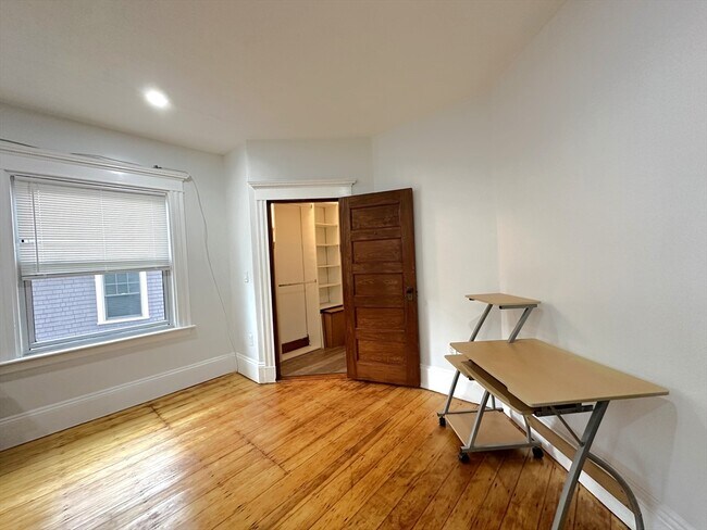 Building Photo - 126 Englewood Ave