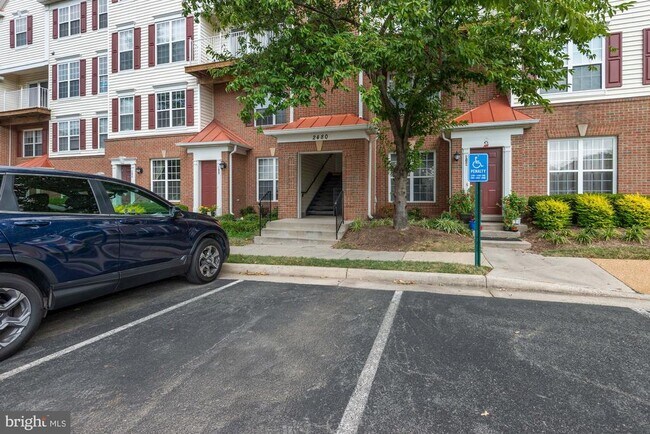 Building Photo - 2480 Angeline Dr