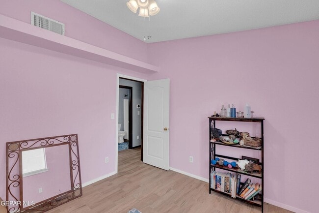 Building Photo - Northeast El Paso 3 bed with Refrig A/C an...