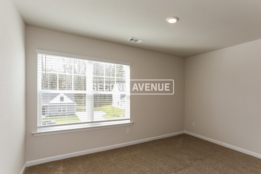 Building Photo - 571 Meadows Farm Dr