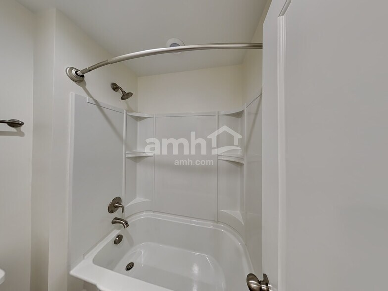 Building Photo - 607 Drema Ct