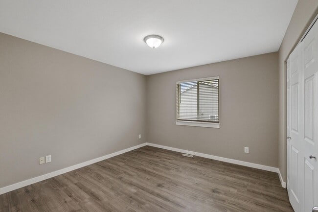 Building Photo - Updated Single Level Home In Post Falls