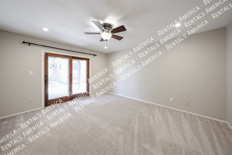 Building Photo - 15811 E Richwood Ave