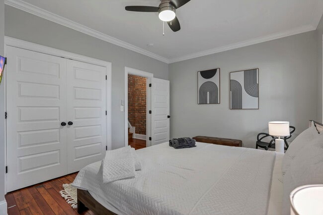 Building Photo - 634 Neil Ave