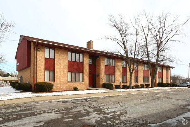 Primary Photo - Maplewood Manor Apartments