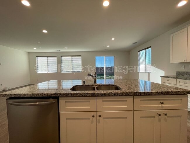 Building Photo - 1023 Haviture Wy