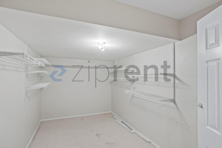 Building Photo - 9 La Salle Ave