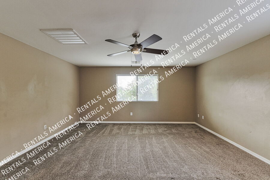 Building Photo - 445 W Corte Planga