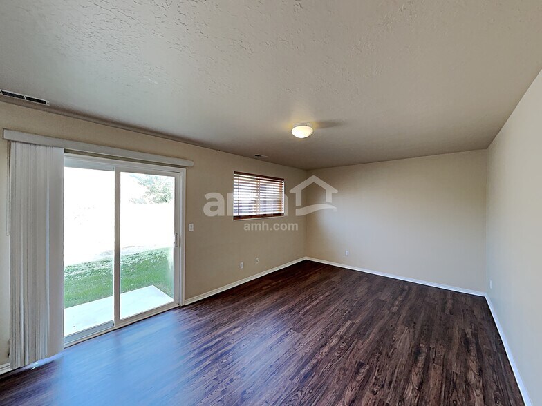 Building Photo - 125 S 150 W