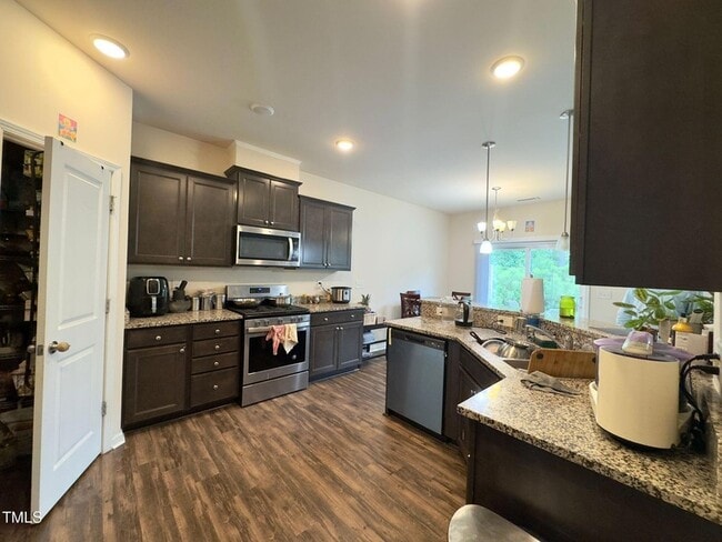 Building Photo - 3233 Retama Run