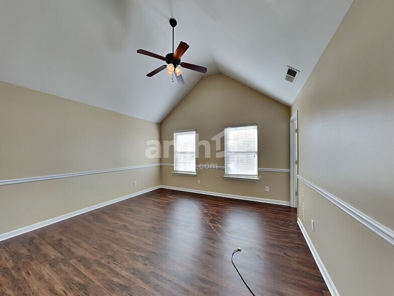 Building Photo - 144 Tyre Dr