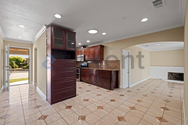 Building Photo - 3019 Paine Ct