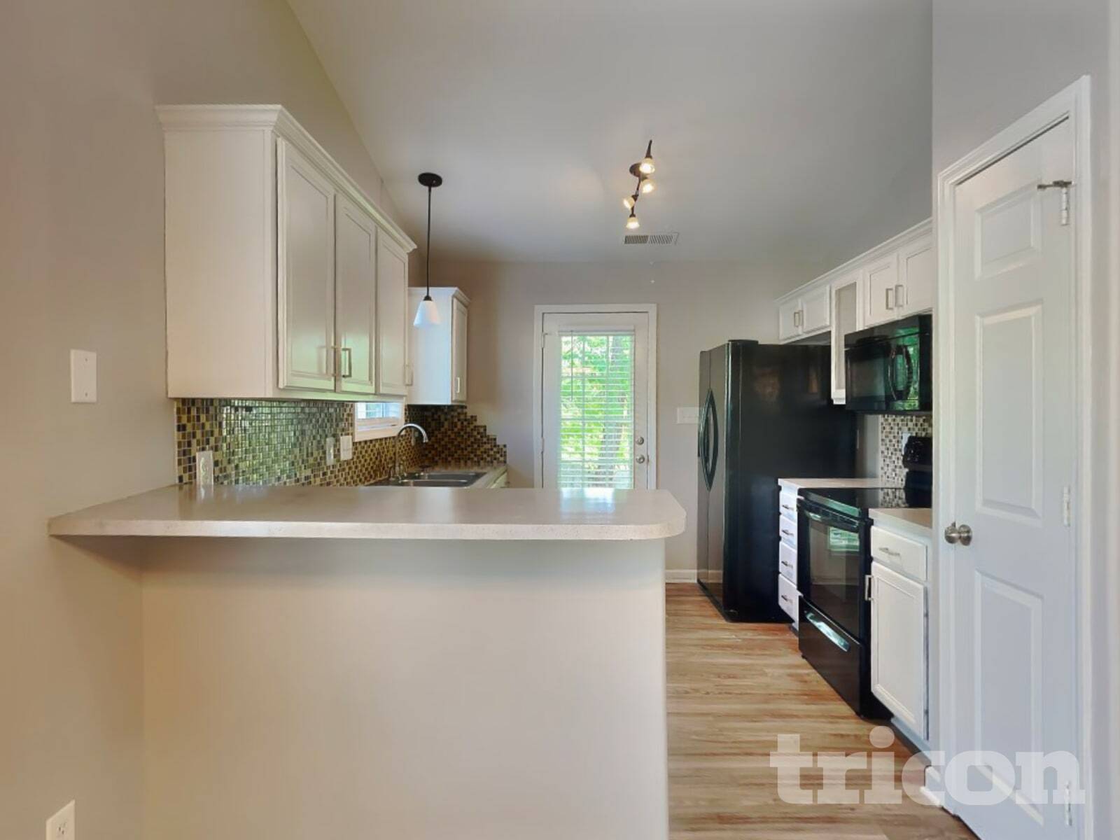 Building Photo - 260 Brookstone Dr