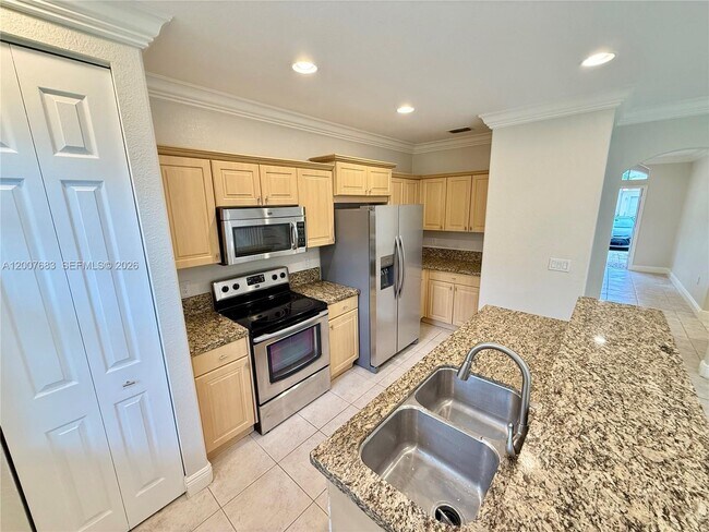 Building Photo - 2674 SW 84th Terrace