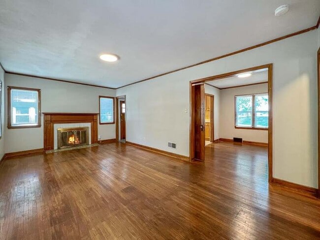 Building Photo - 2326 Storm St