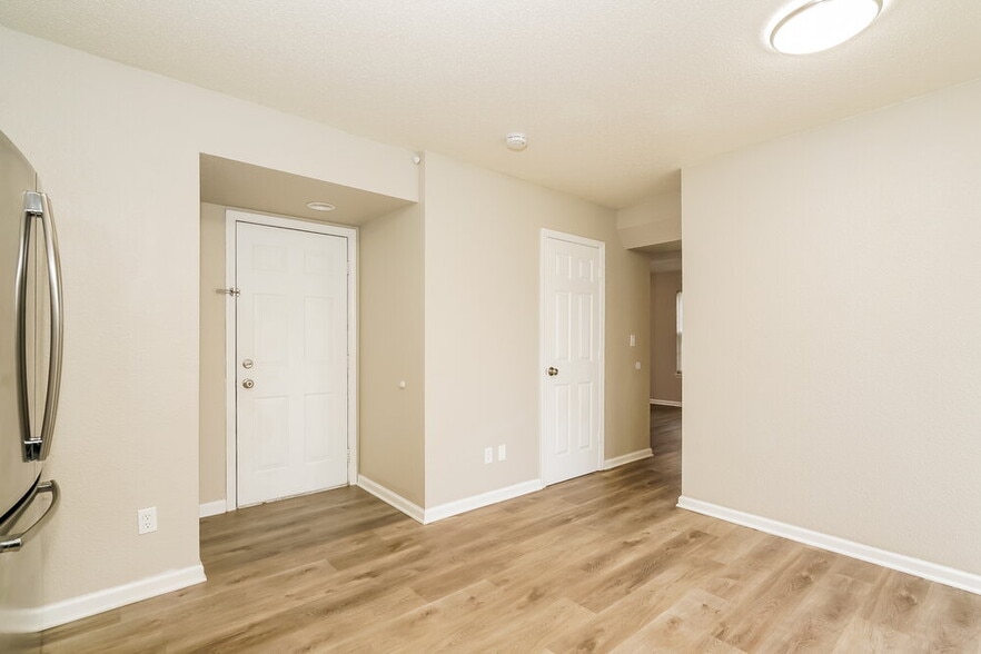 Building Photo - 8129 Maple Stream Ln