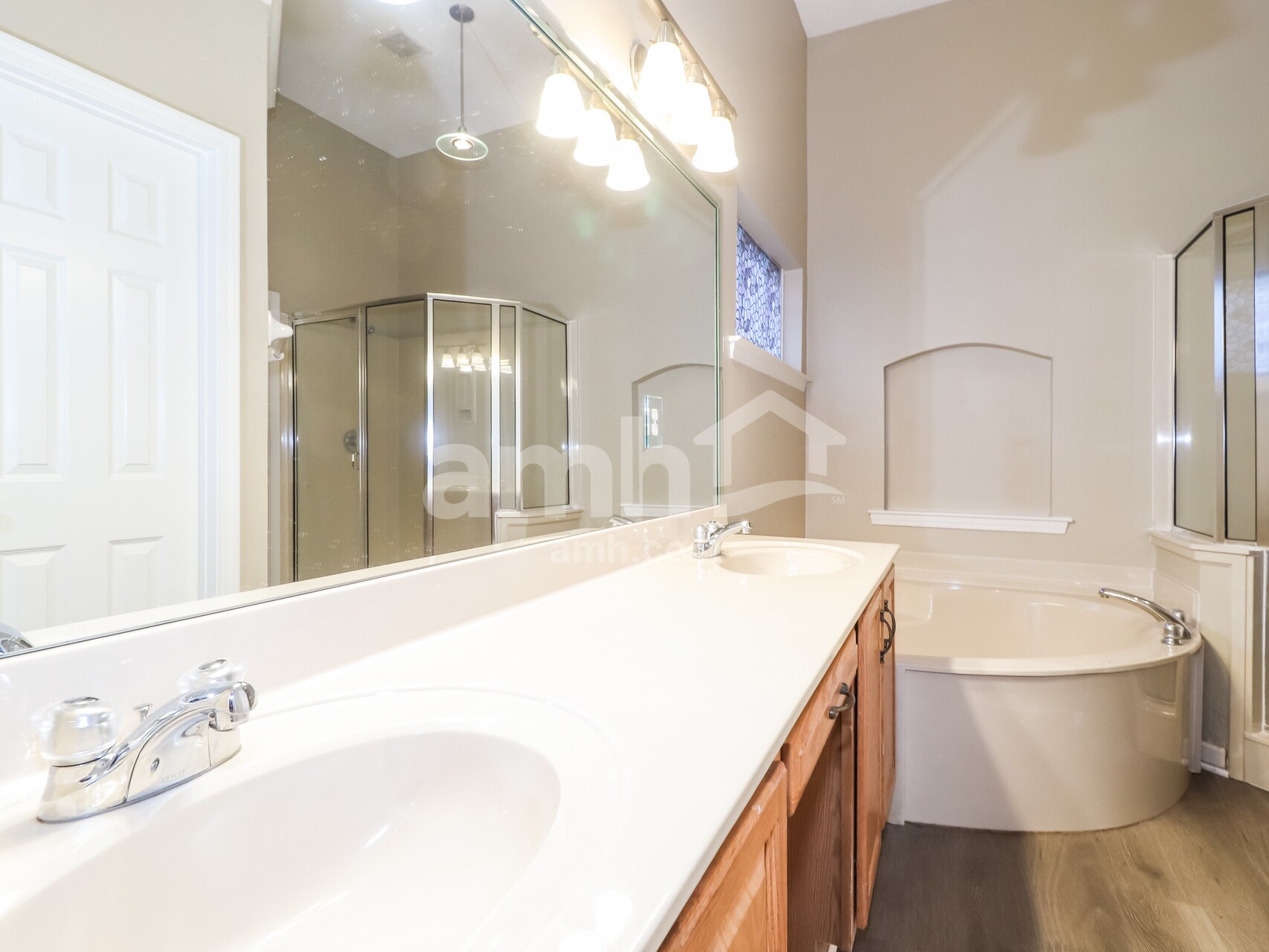 Building Photo - 5664 Tulip Grove Dr