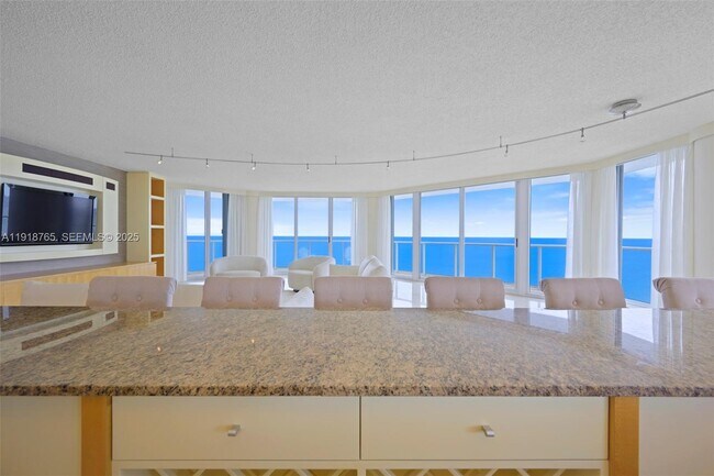 Building Photo - 16445 Collins Ave