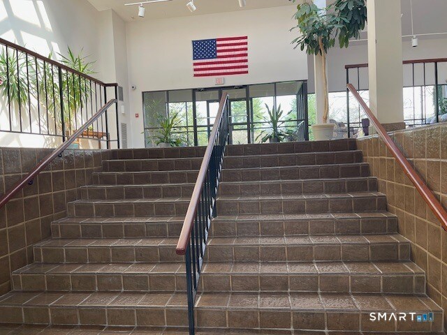 Building Photo - 11 Putter Dr