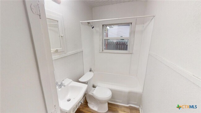 Building Photo - 1114 S 2nd St