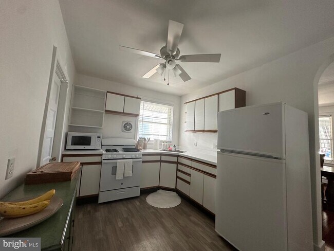 Building Photo - 12 N Swarthmore Ave