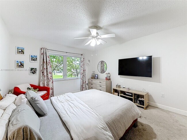 Building Photo - 10462 SW 121st St