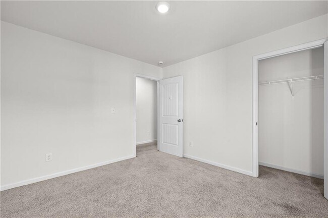 Building Photo - 63 Walnut Grv Wy