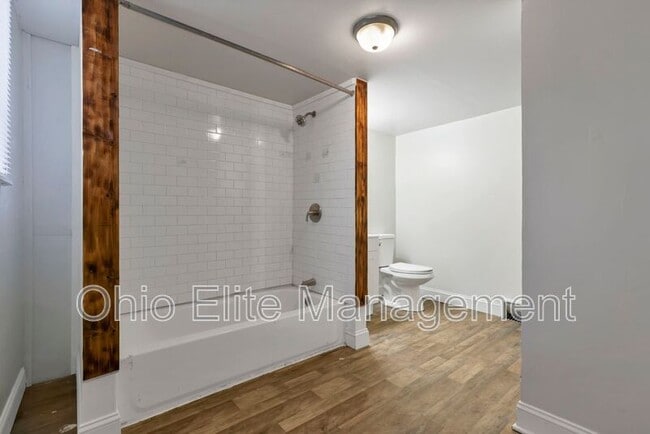 Building Photo - 85 1/2 S Wheatland Ave